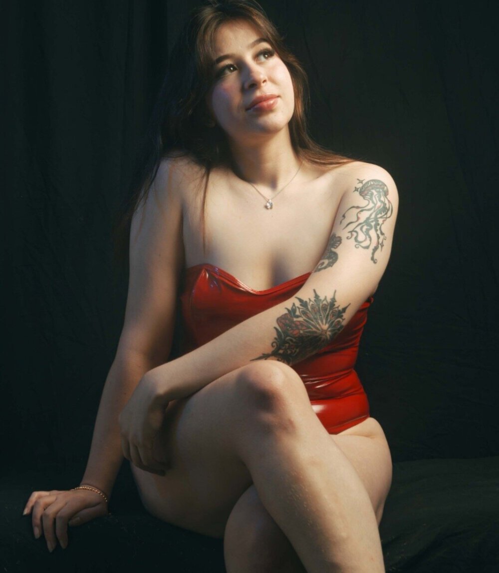EvelynRoses' Offline XXX Chat