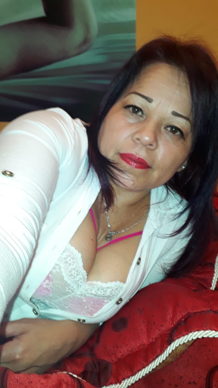scarlet_hot12