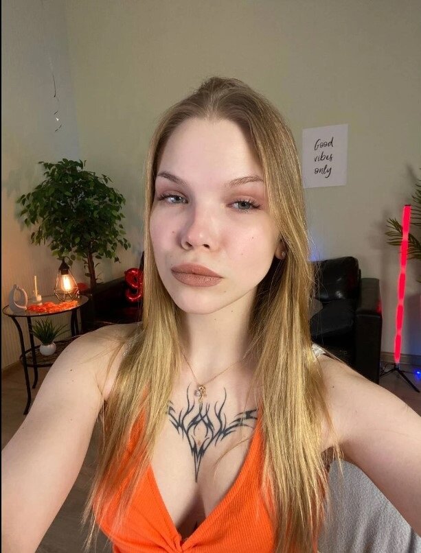 Arina_Foxxx