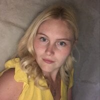 DinaBerry's Offline Chat Room