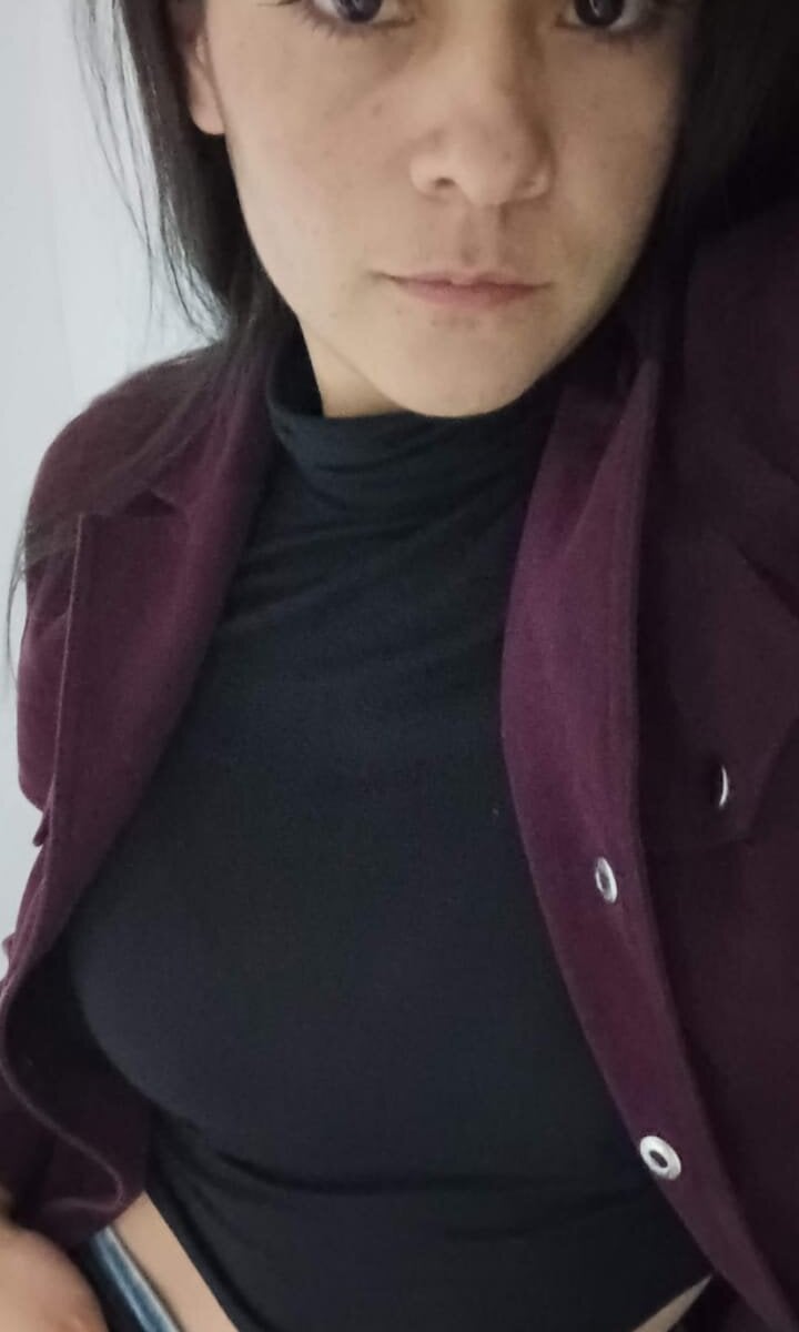 livesex.fan seductrixee livesex profile in im-hiding-in-a-cave-on-the-edge-of-finland cams