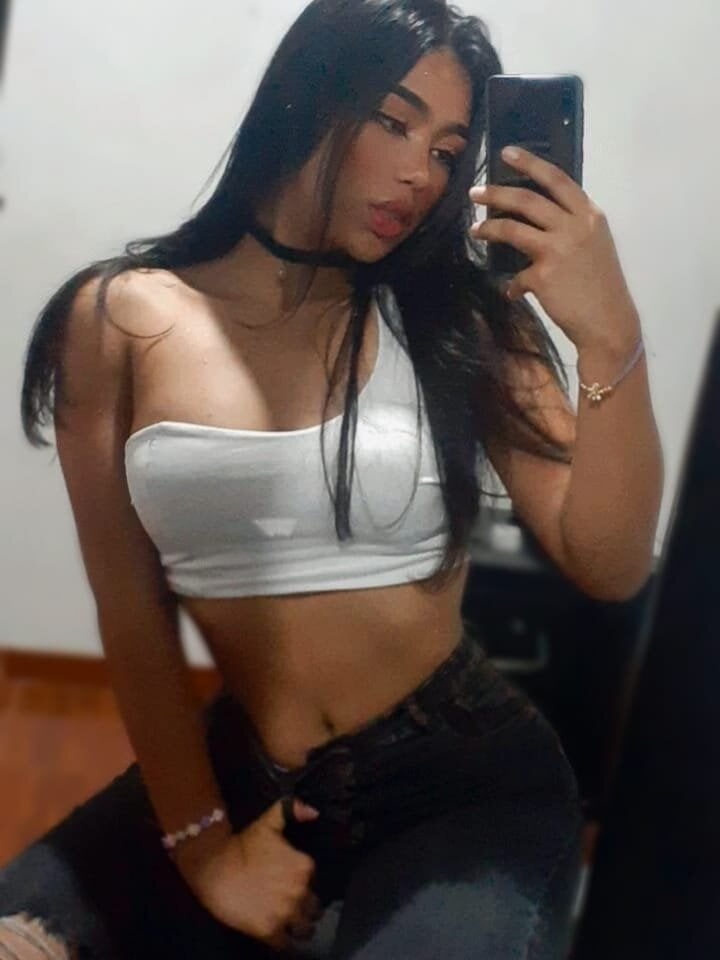 Live sex webcam photo for Sophiietaylor #289975210