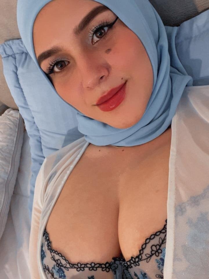 Live sex webcam photo for bashima_ #290053865