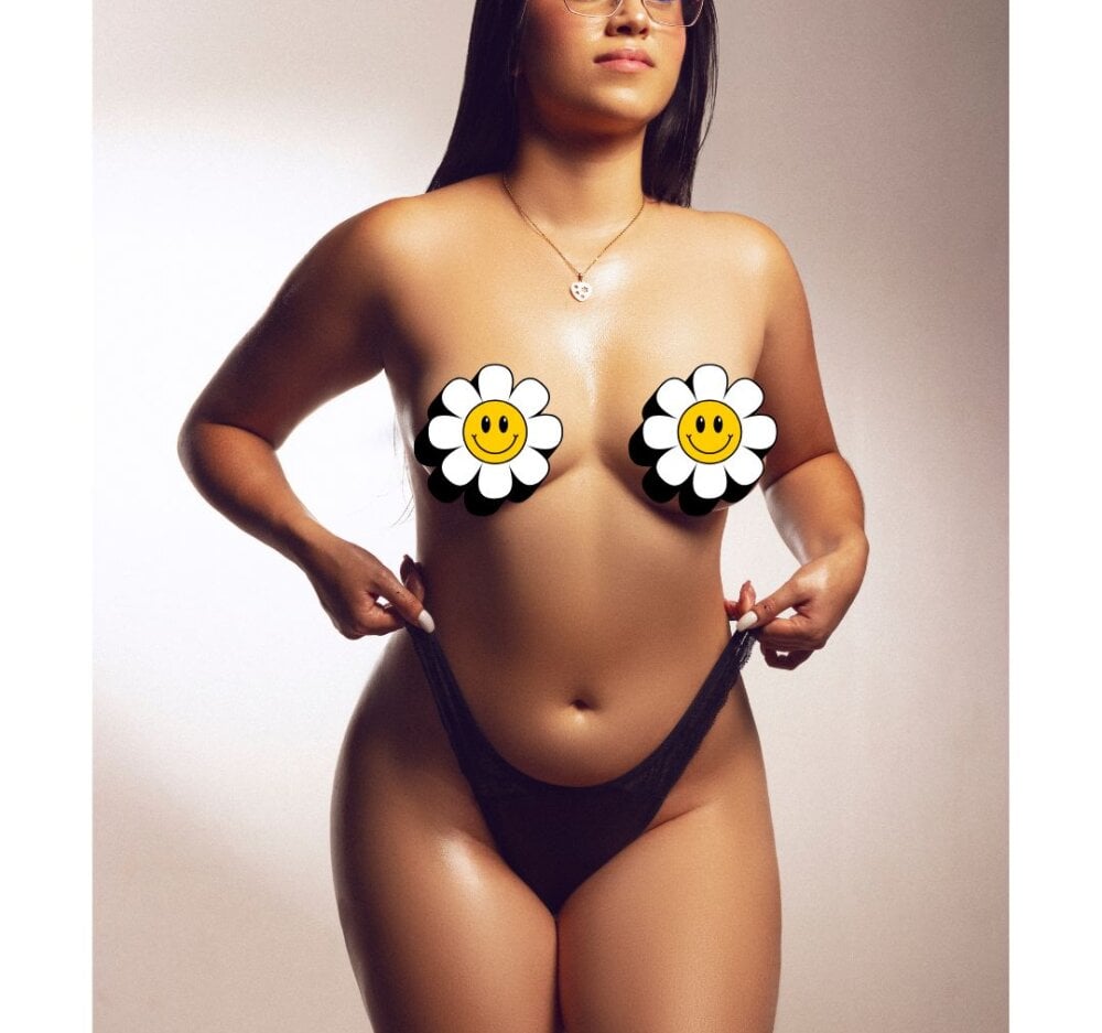 pornos.live amy_wats0n livesex profile in en-las-nubes cams