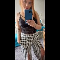 horny_mariana's Offline Chat Room
