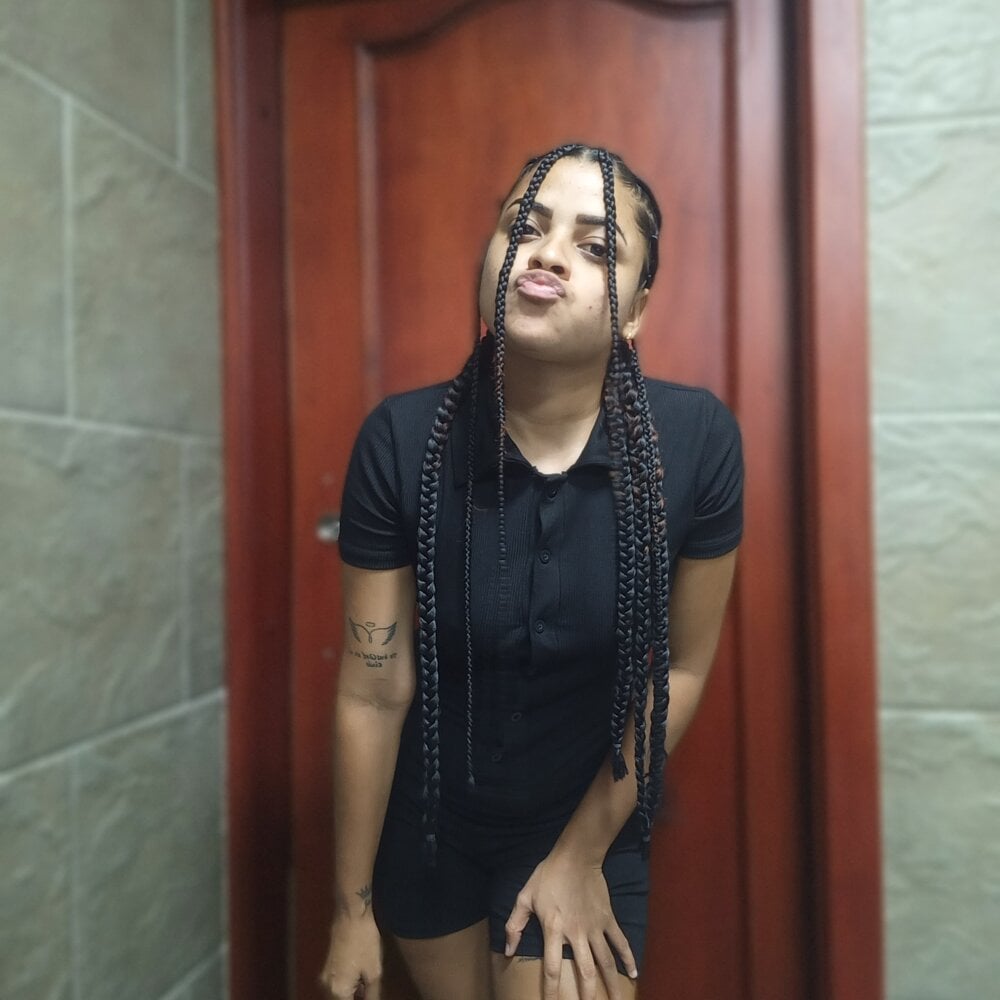 sexlivecamsites.com tiguihot livesex profile in preferably-on-top cams