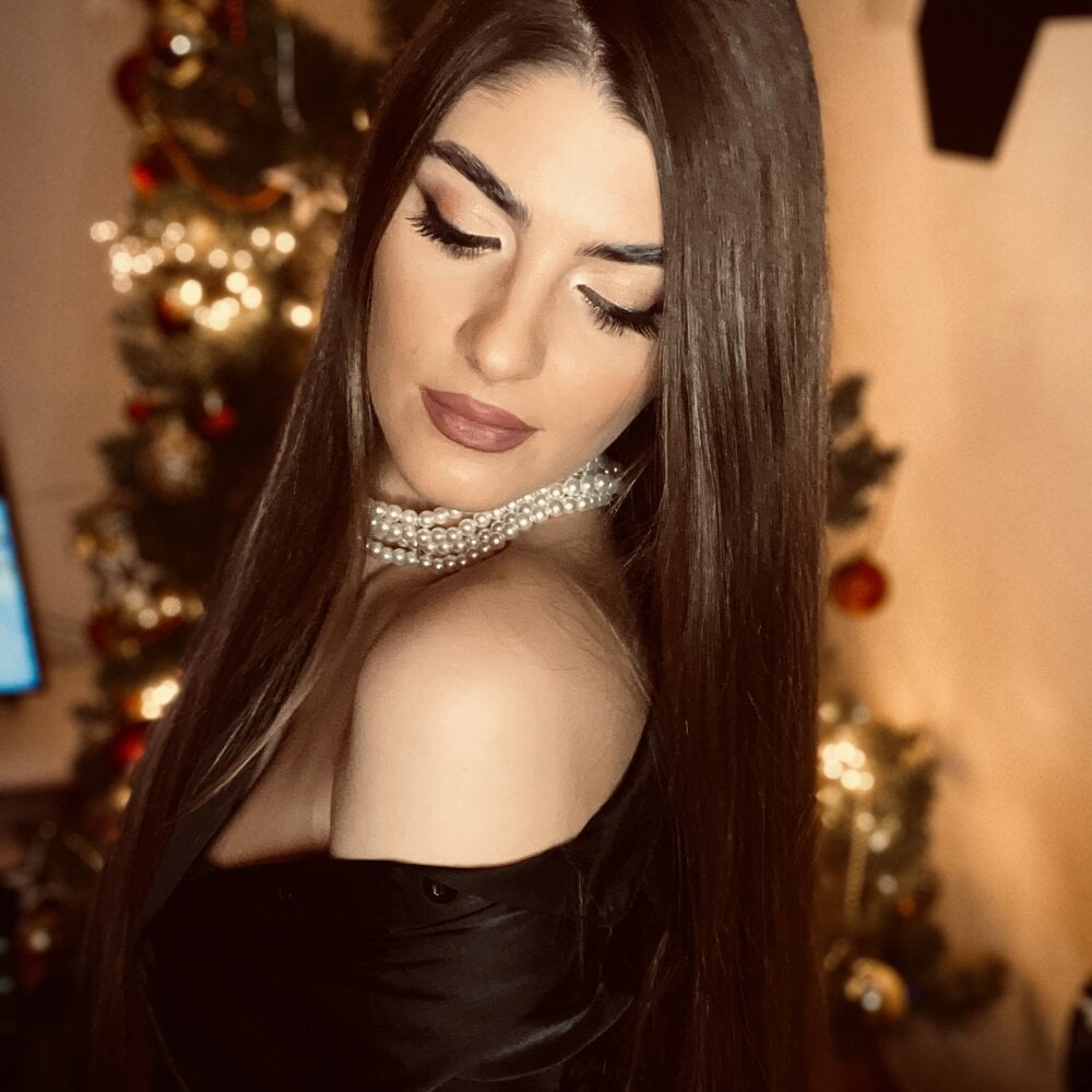 dollydoll_ live cam model at StripChat