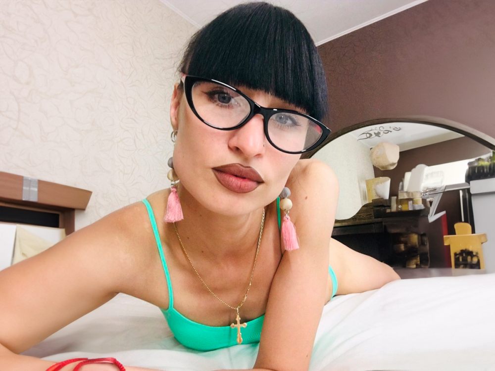 Ariaa_AngelX live cam model at StripChat