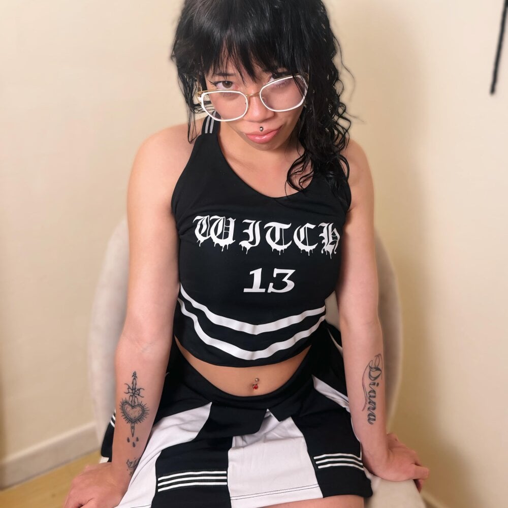 elivecams.com princess_mia1126 livesex profile in small-tits cams