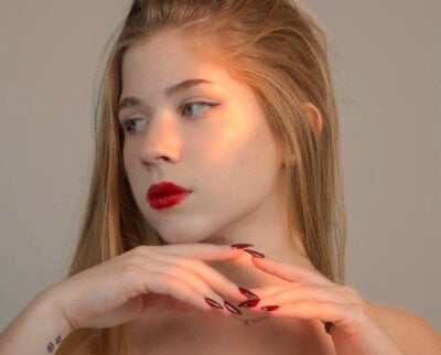 EditFare Female Oilshow Free Cam Strip