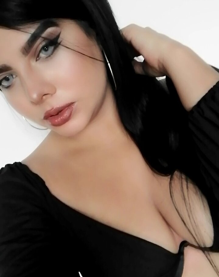Live sex webcam photo for LalitaQueen #289949522