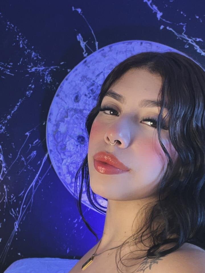 Abigail-Cowem – Offline XXX chat