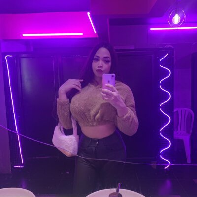 ahome_queen 🔻 adult chat