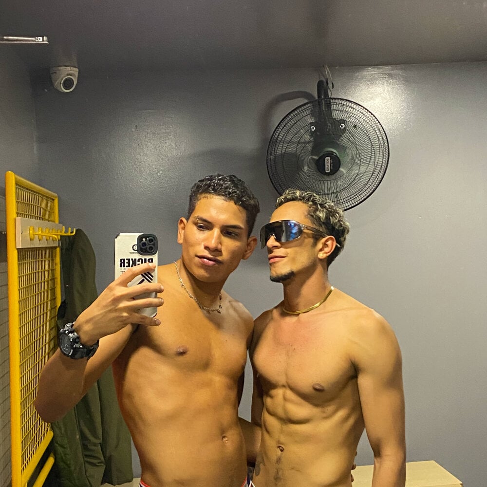 mike_and_rayan from stripchat