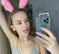 Mona_Crystal's Offline Chat Room