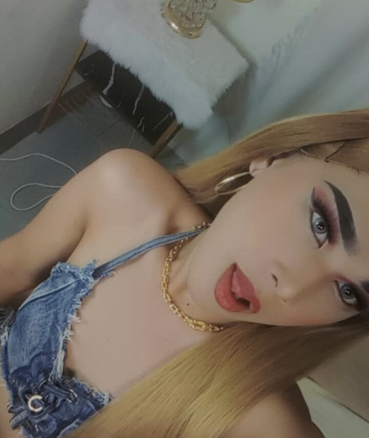 LuxuriousNikkixxx's Offline XXX Chat