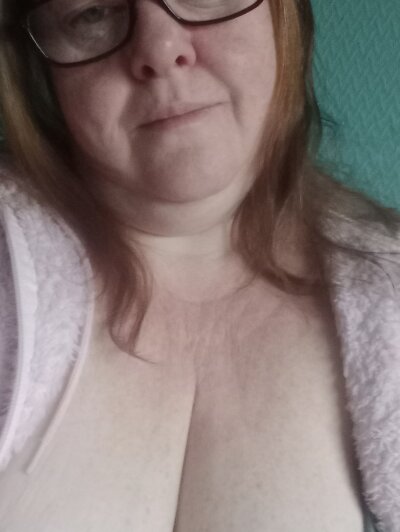 naughtybusty40 from stripchat