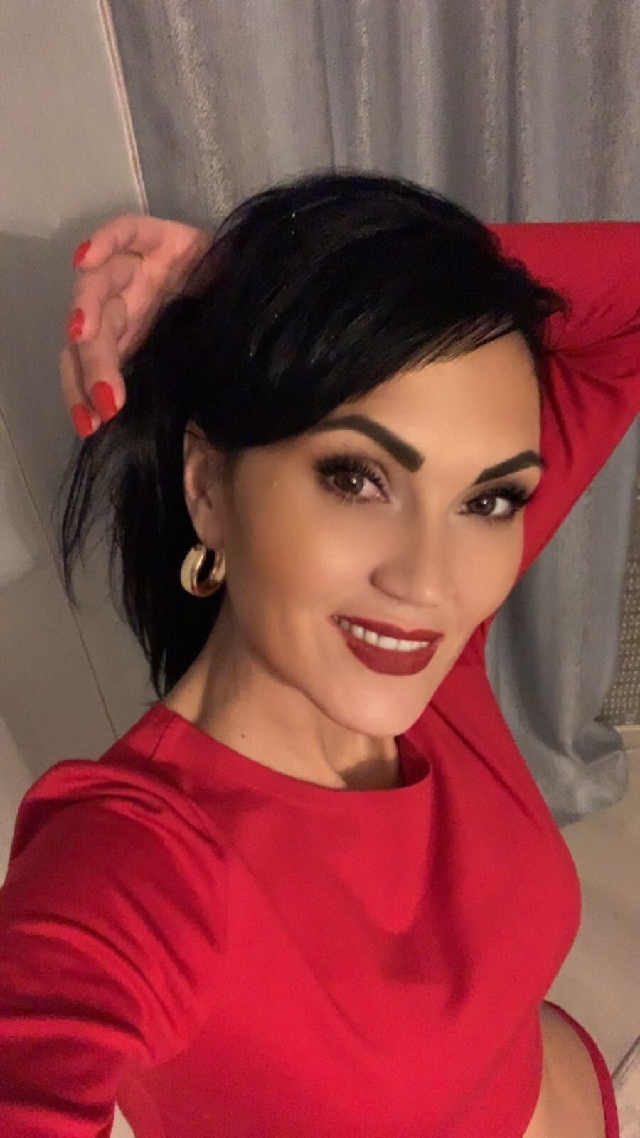 Kat_brunette