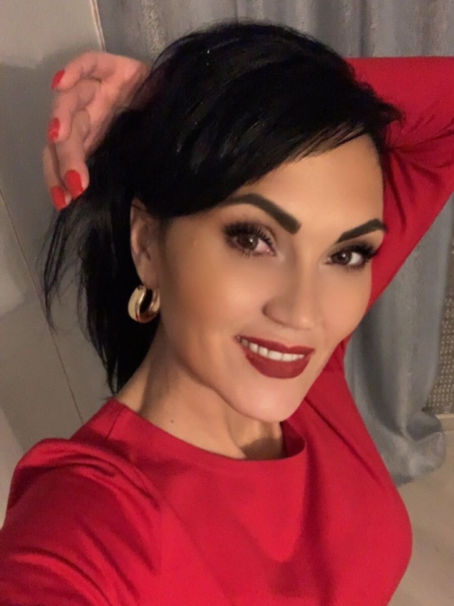 Kat_brunette profile
