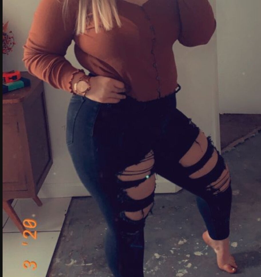 Carlotaazuln Offline XXX chat