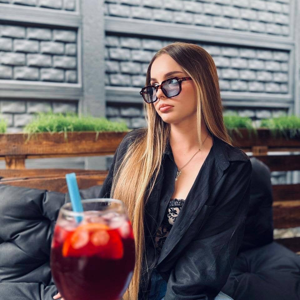 livesex.fan alicalovealisa777 livesex profile in on-your-monitor cams