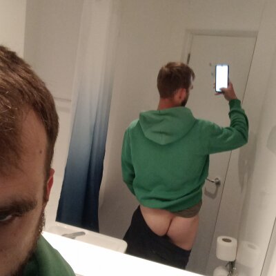 MaverickShamless@xh Male White Webcam Strip