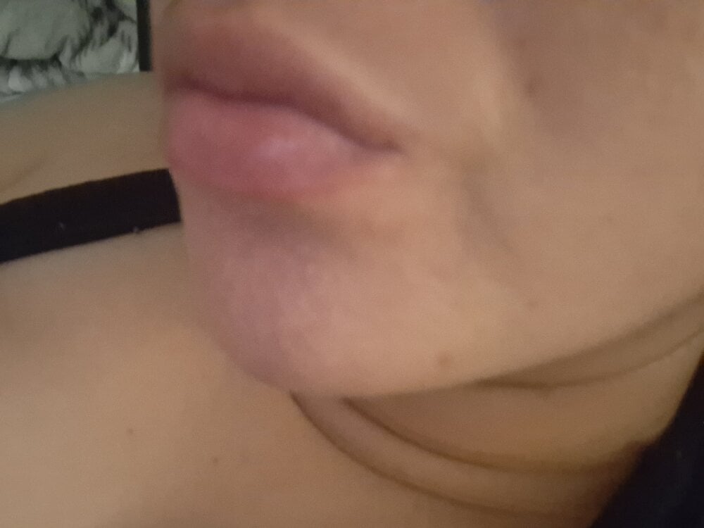 free6cams.com gloria3212 livesex profile in or-not-to-jerk-thats-not-the-question-to-jerk cams