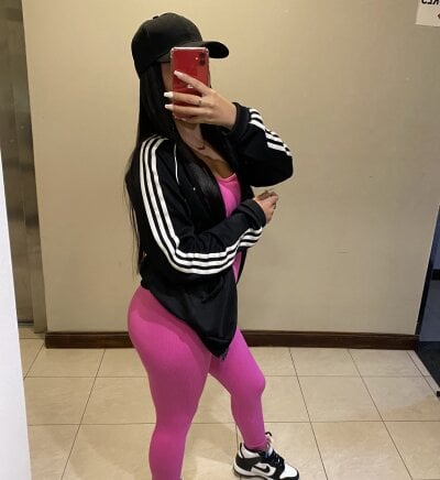 Zoesua1 Female Curvylatin Webcam XXX