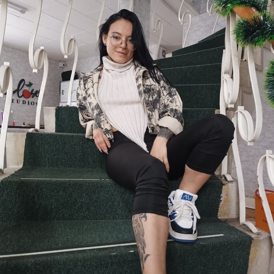 Dahyana_Klymt's Offline XXX Chat