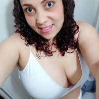غرفة دردشة candy_milff دون اتصال