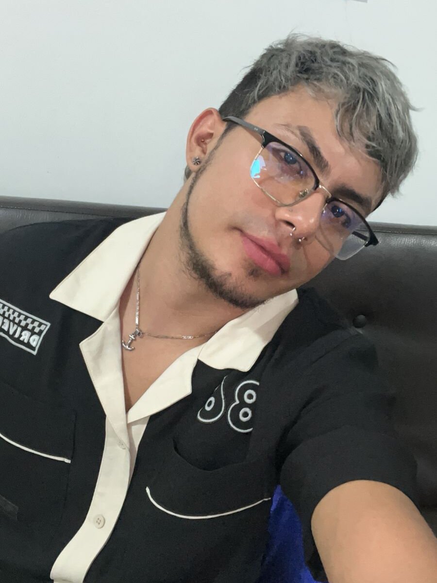 Chatroom XXX hors ligne de Esteban_199