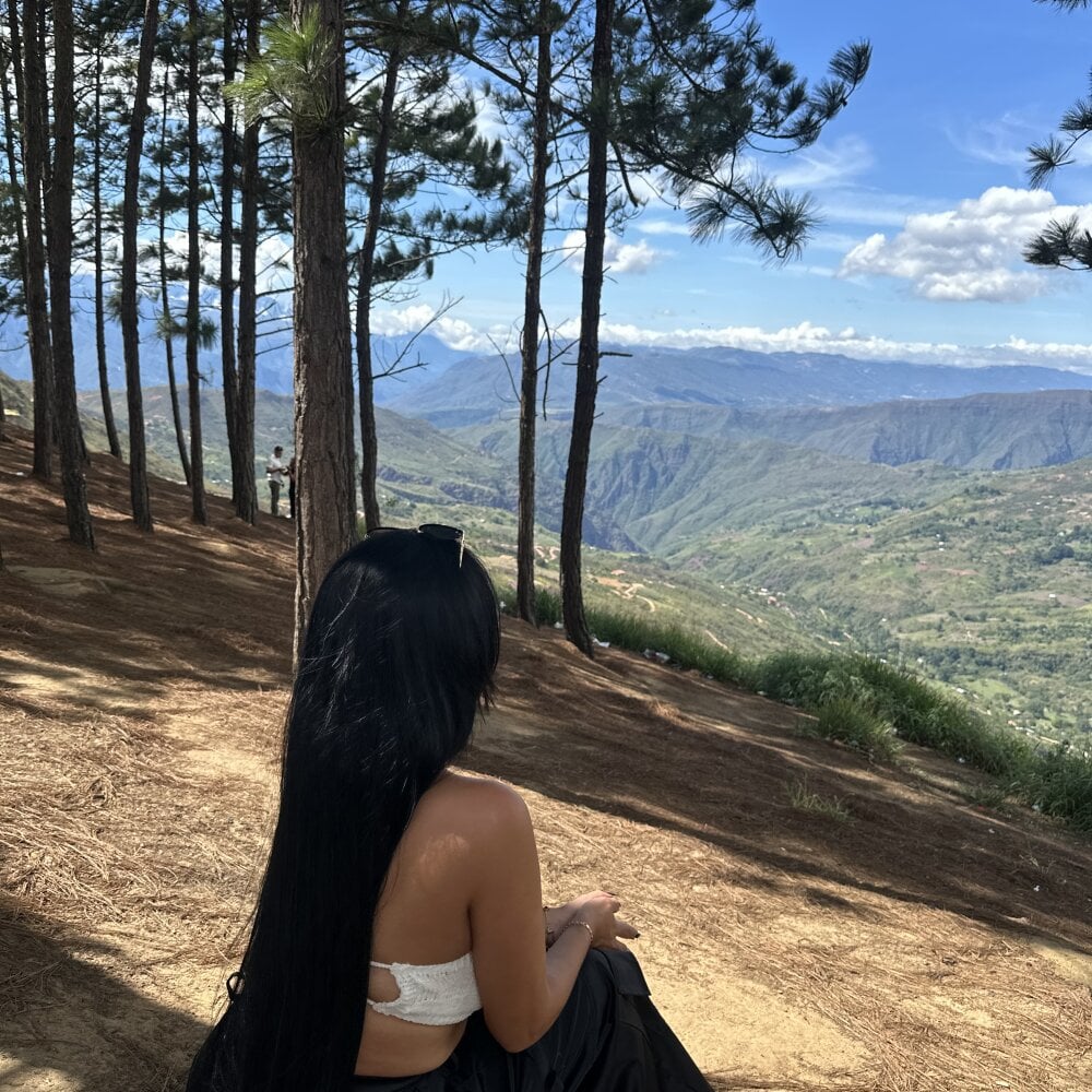 mega-camsex.net mia_arabs livesex profile in middle-eastern cams