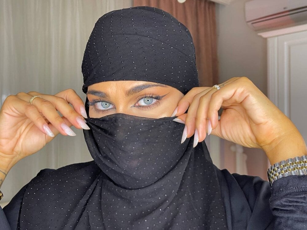 the_arabian_princess' Offline XXX Chat