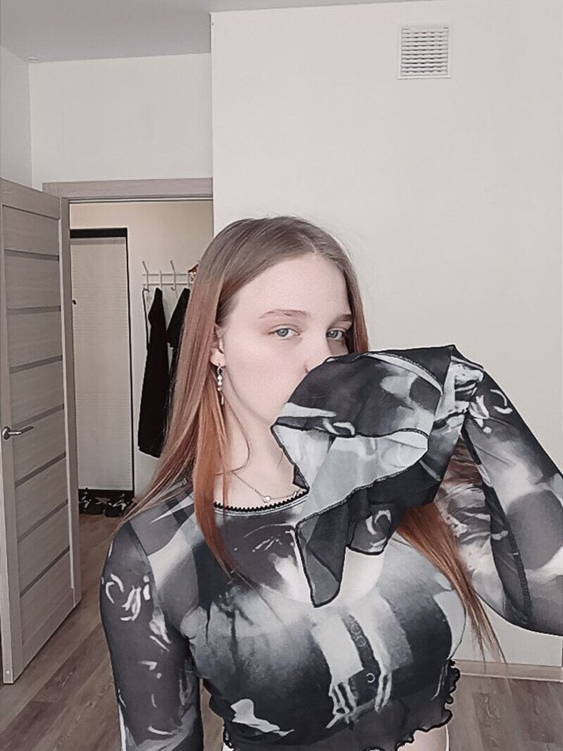 show2cam.com candy_lir livesex profile in caucasian cams