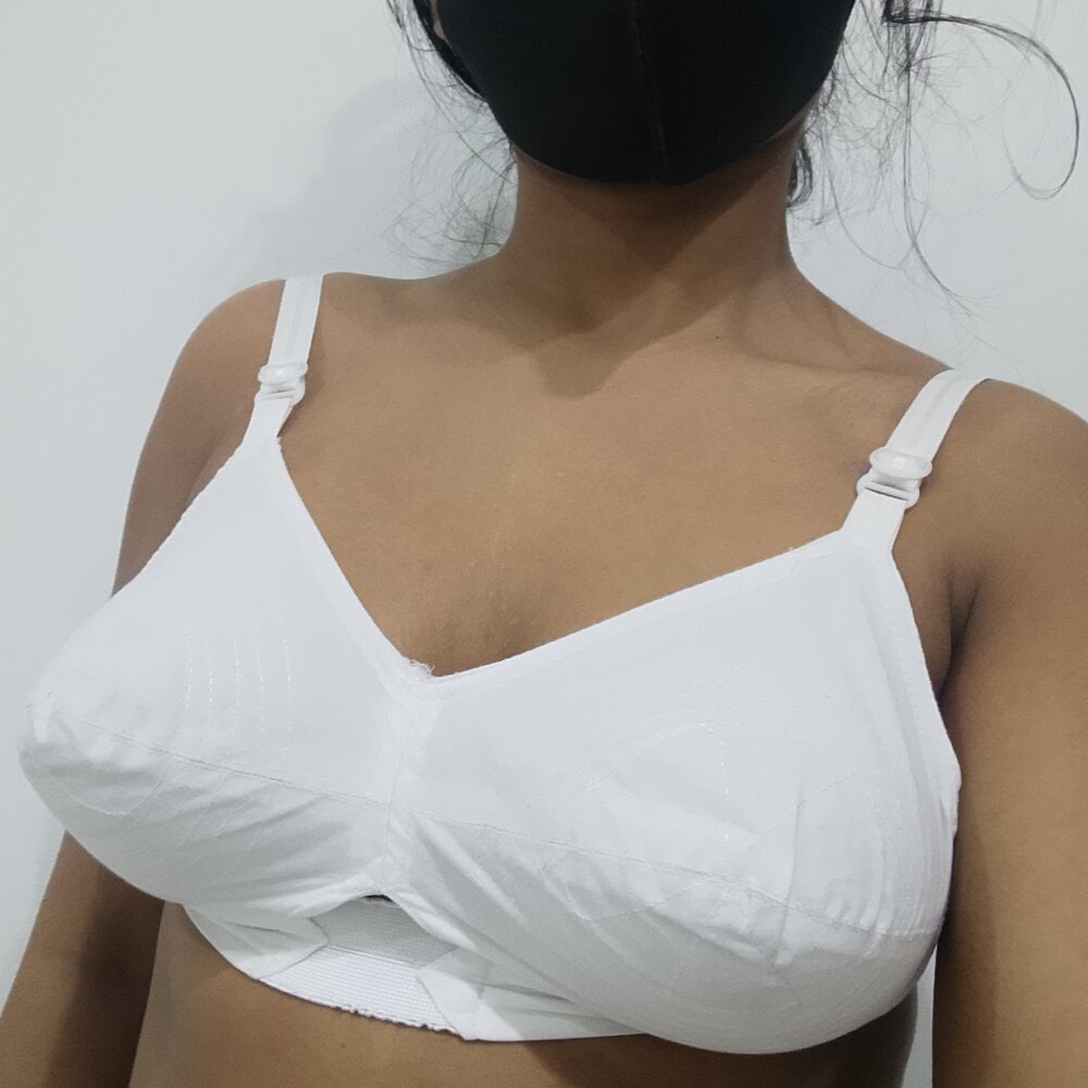 iluvcams.com anshika_hot1 livesex profile in in-the-witches-forest cams