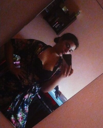 EmilyHali 😩 online sex stream