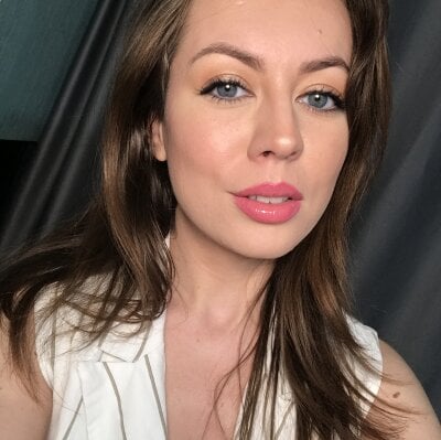 GirlfriendNina on StripChat