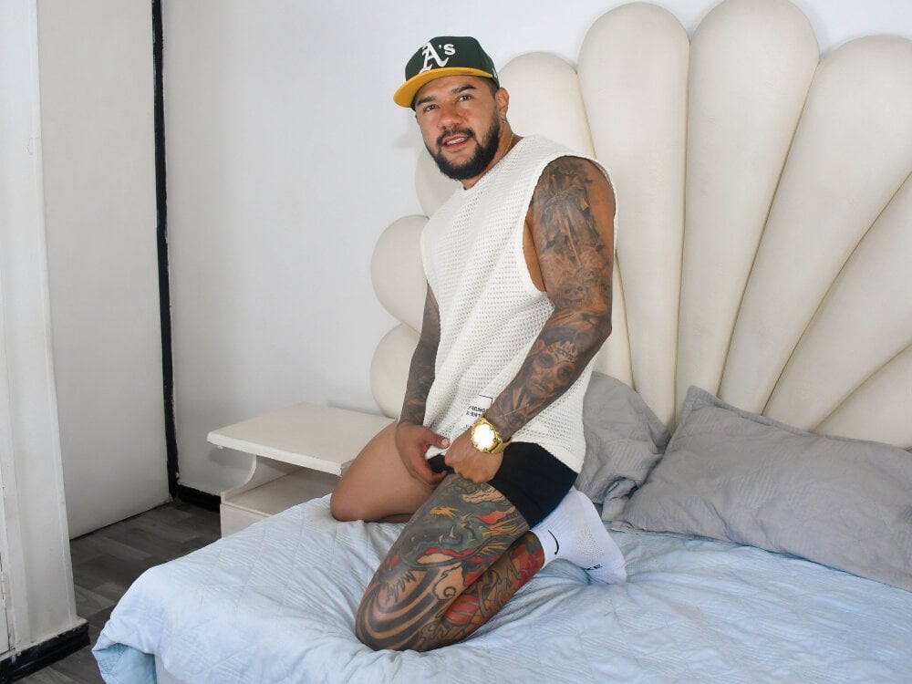 gabriel_fire from stripchat
