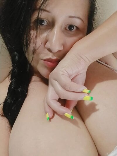 Yeka_Montes on StripChat