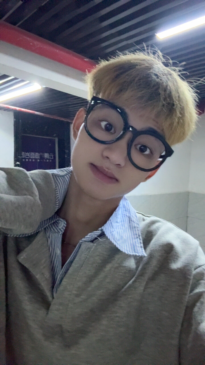sexyboy-lele