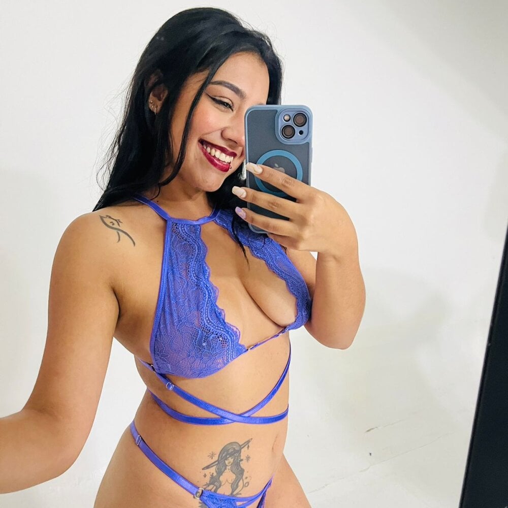 Watch  Samy_Vegaa live on cam at StripChat