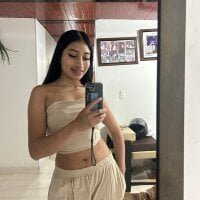 fiiorellaaa's webcam live show