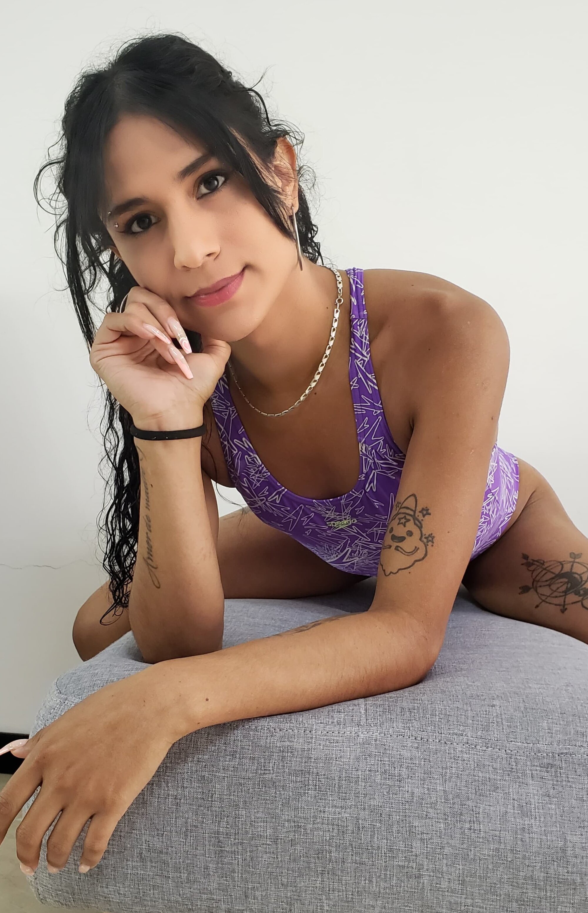 Eliza_Thaylor__