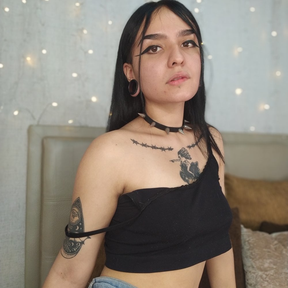 Live sex webcam photo for elisabeth_volkov #290062905