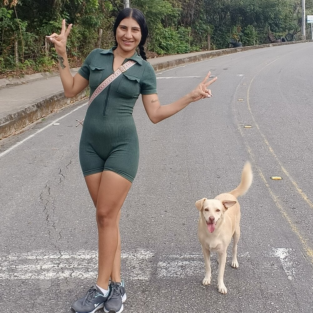 watchgirlcam.com lucyfoox livesex profile in stockingsnylons cams