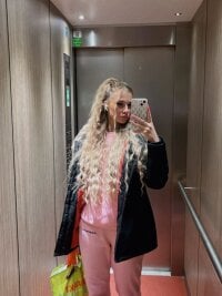 bambibliss' Offline Chat Room
