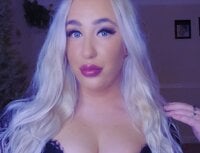 adicktedhaley's Offline Chat Room