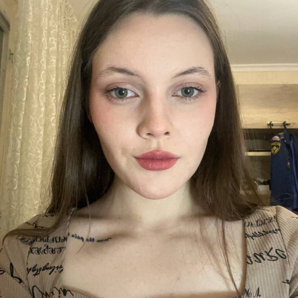 stripchat roxylight webcam profile pic via iluvcams.com