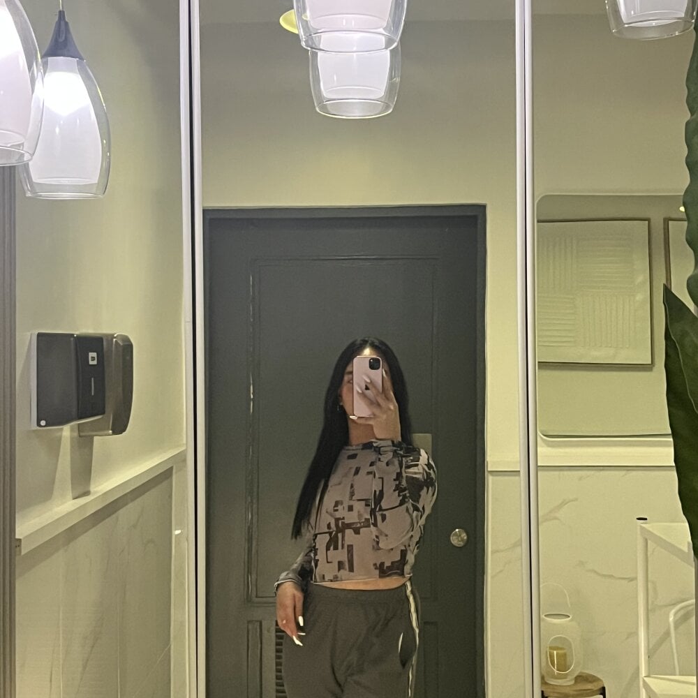 Elliefaye_xxx's Offline XXX Chat