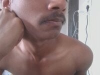 FreakyCharmXOXO's webcam live show